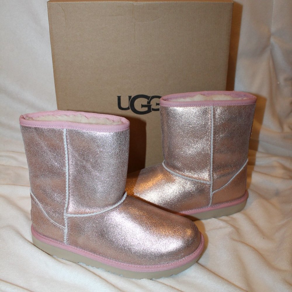 NIB YOUTH 5 WOMEN'S 7 CLASSIC SHORT ROSE GOLD METALLIC WINTER‎ BOOTS